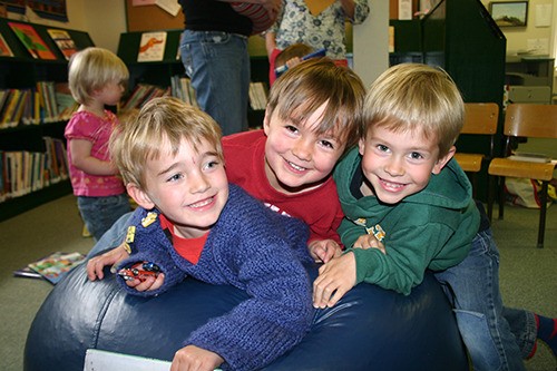 2009 — Children and their parents turned out to the Invermere Public Library to read and make Mother’s Day cards