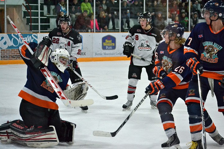 Nelson makes a save against the Kimberley Dynamiters in the Rockies loss on the road last Saturday.