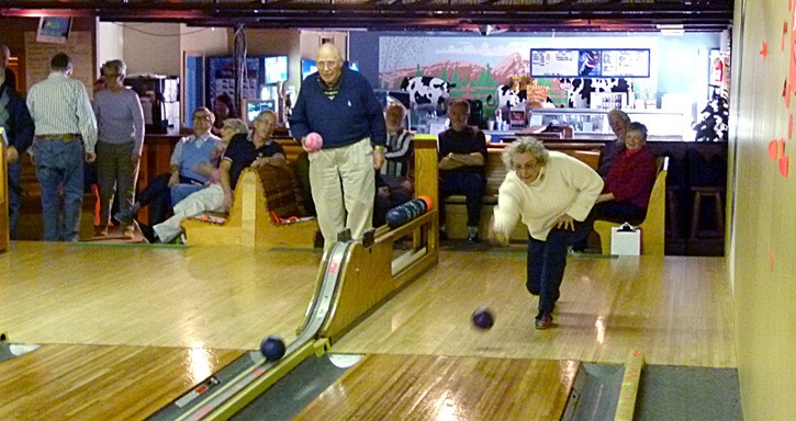 The Friday afternoon seniors' league bowls to win on February 25 at the Valley Alley.