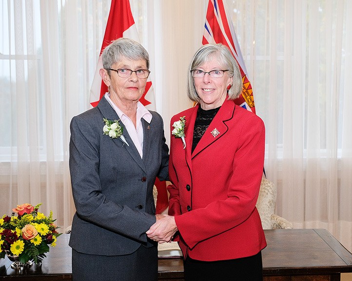 Donna Barnett (l) with Lieutenant-Governor Judith Guichon after being sworn in as Minister of State for Rural Economic Development on October 21.