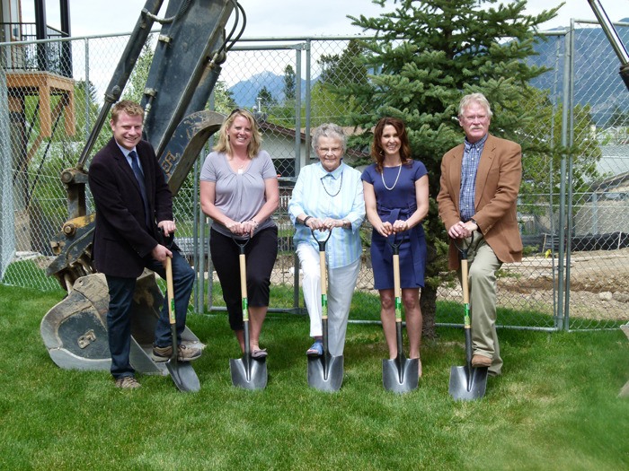 (l to r) Invermere mayor Gerry Taft