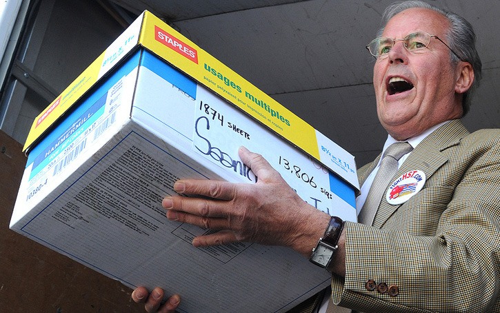 Former premier Bill Vander Zalm delivers anti-HST petitions in 2010