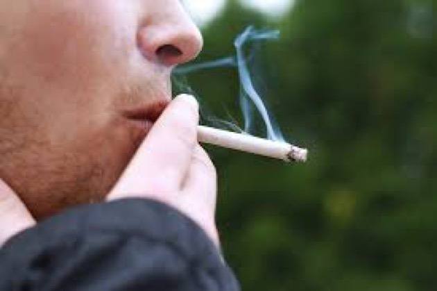 B.C. health minister suggests increasing smoking age to 21