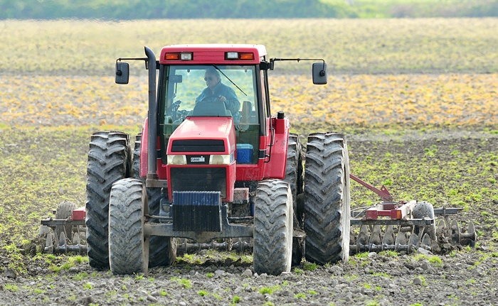 Cultivating a field in Delta: 10% of ALR land in the Fraser Valley and southern Vancouver Island produces 85% of farm revenues in B.C.