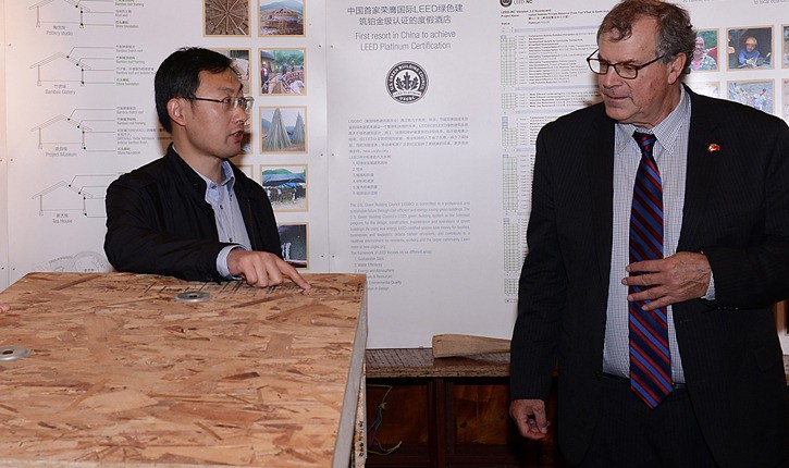 Forests Minister Steve Thomson promotes oriented strandboard panel construction in China on his annual Asian trade mission