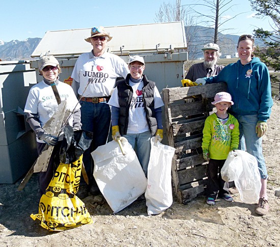 Volunteers cleaning in Pothole Park