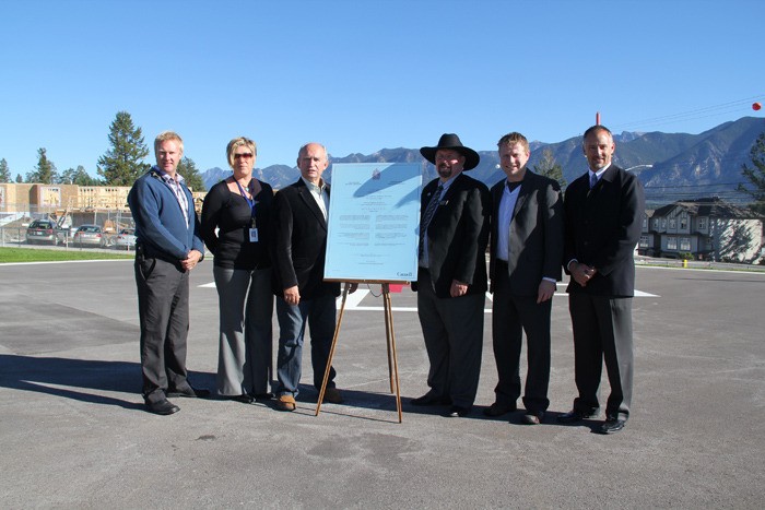 (l-r) STARS Director of Flight Operations Mike Potter