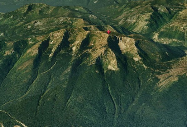 Mount Gerry Andrews is part of the Trachyte Mountain Range in the Kootenay Land District.