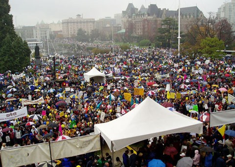 Public-sector union members gather at the B.C. legislature in 2005 in support of striking teachers. The BCTF was fined $500