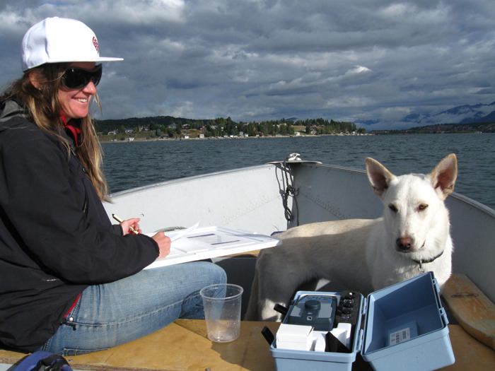 Valley Echo editor Nicole Trigg and her dog Star on Lake Windermere testing water quality on August 29.