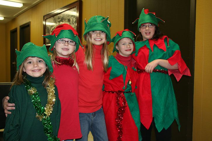 2007 — A troop of Christmas elves banded together at the Invermere Community Hall on November 23rd for the annual Elf Craft Sale. Rows of vendors offered up a variety of great gift ideas for early bird Christmas shoppers.