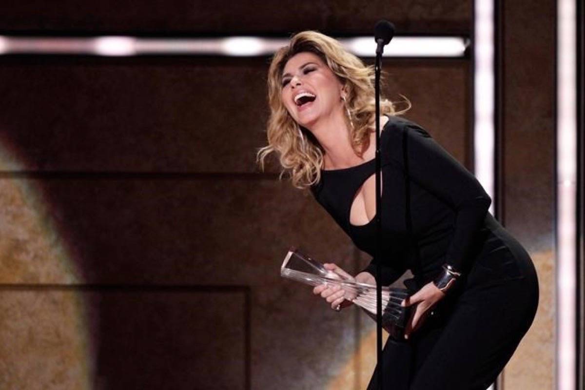 Shania Twain accentuates the positive on new single