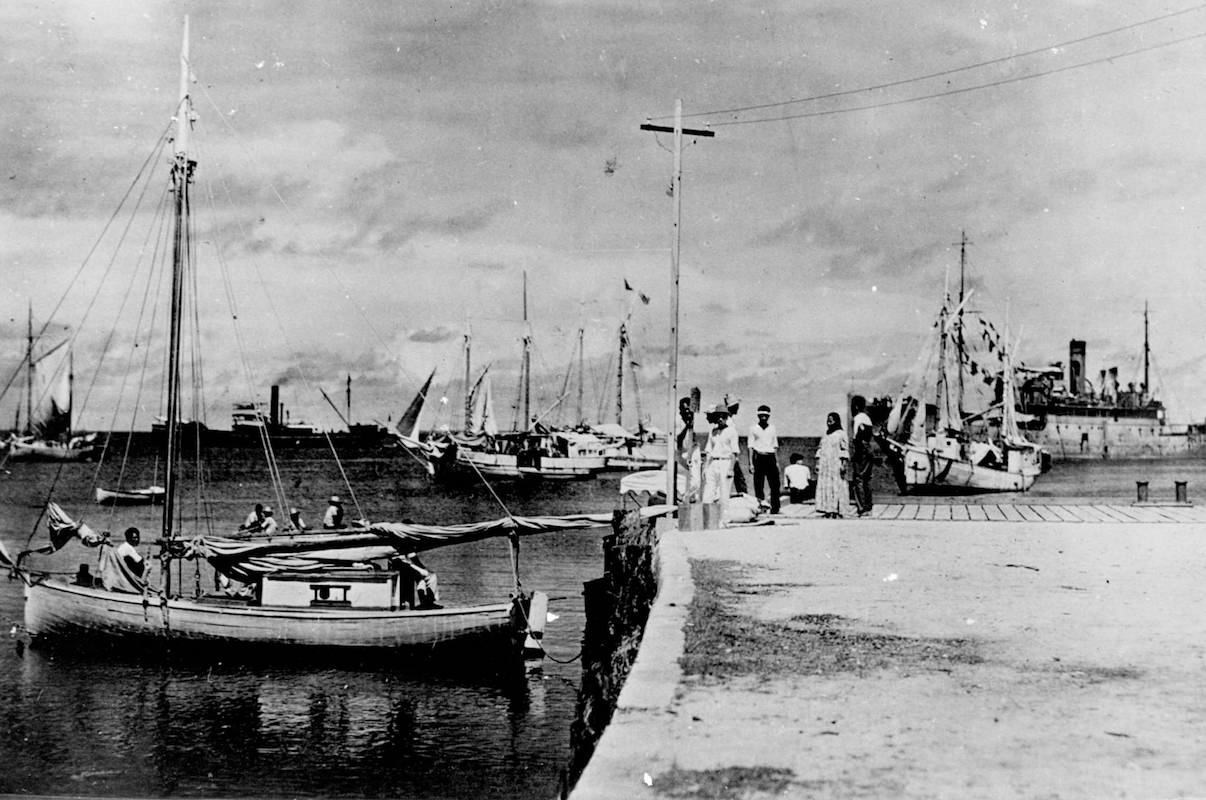 This photograph is suggested to be that of Amelia Earhart and Fred Noonan in the Marshall Islands. Image credit: US national archives